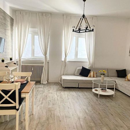 White Apartment Boekarest Buitenkant foto