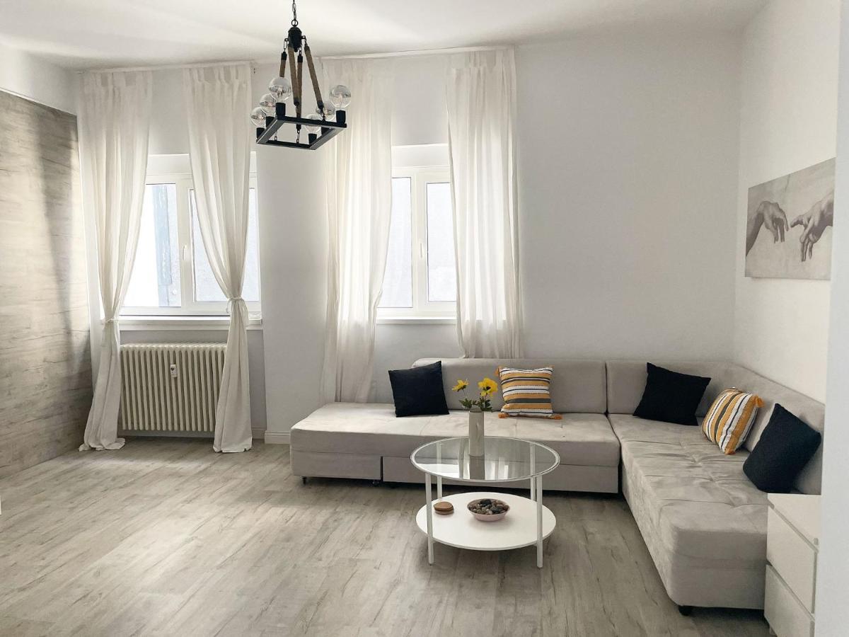 White Apartment Boekarest Buitenkant foto